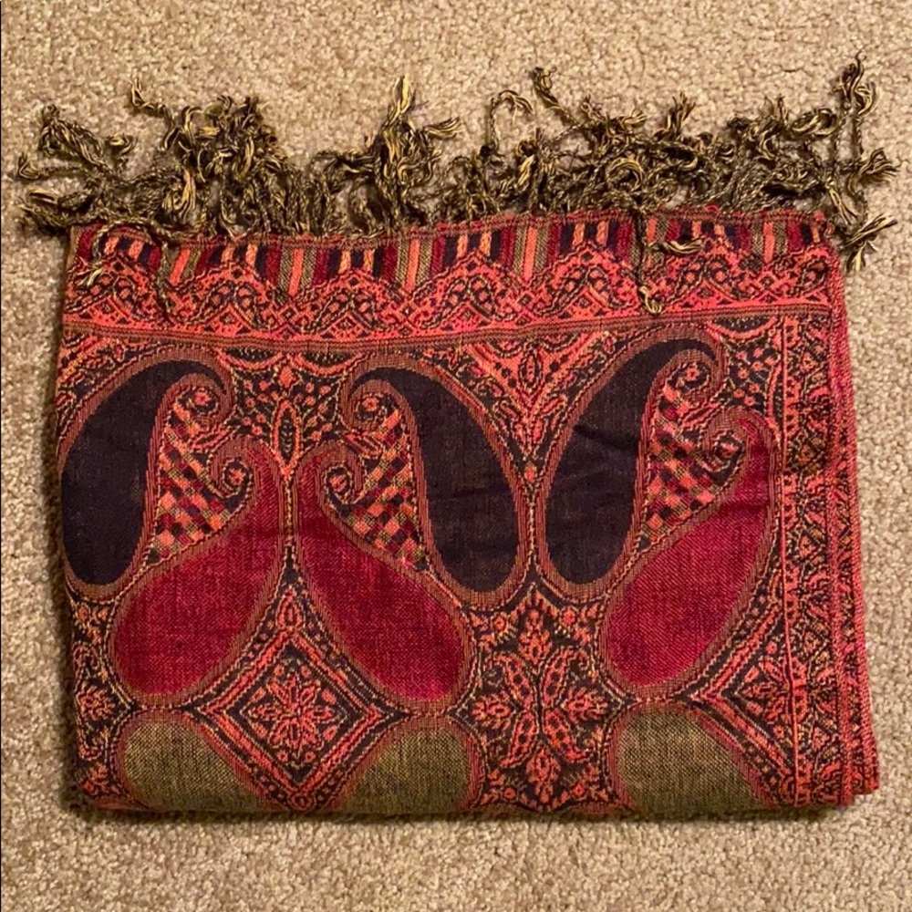 Large Beautiful black burgundy and orange scarf. - Picture 3 of 3